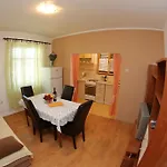 Apartment Vedrana *