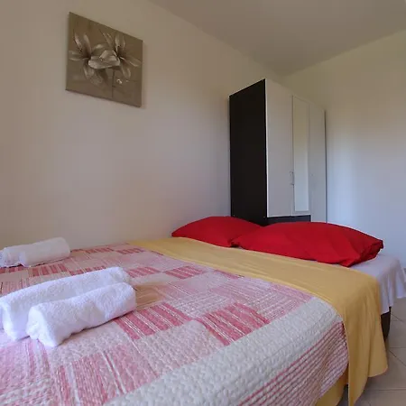 Apartamento Vedrana *