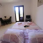 Vedrana Apartmán *