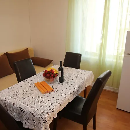 Vedrana Lägenhet *