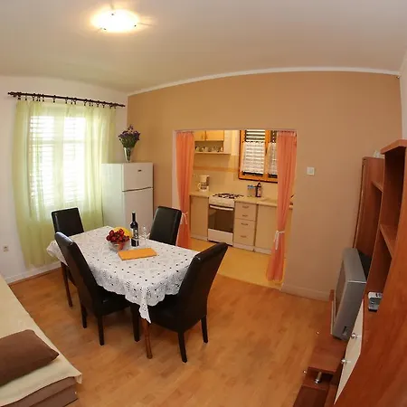 Apartment Vedrana *